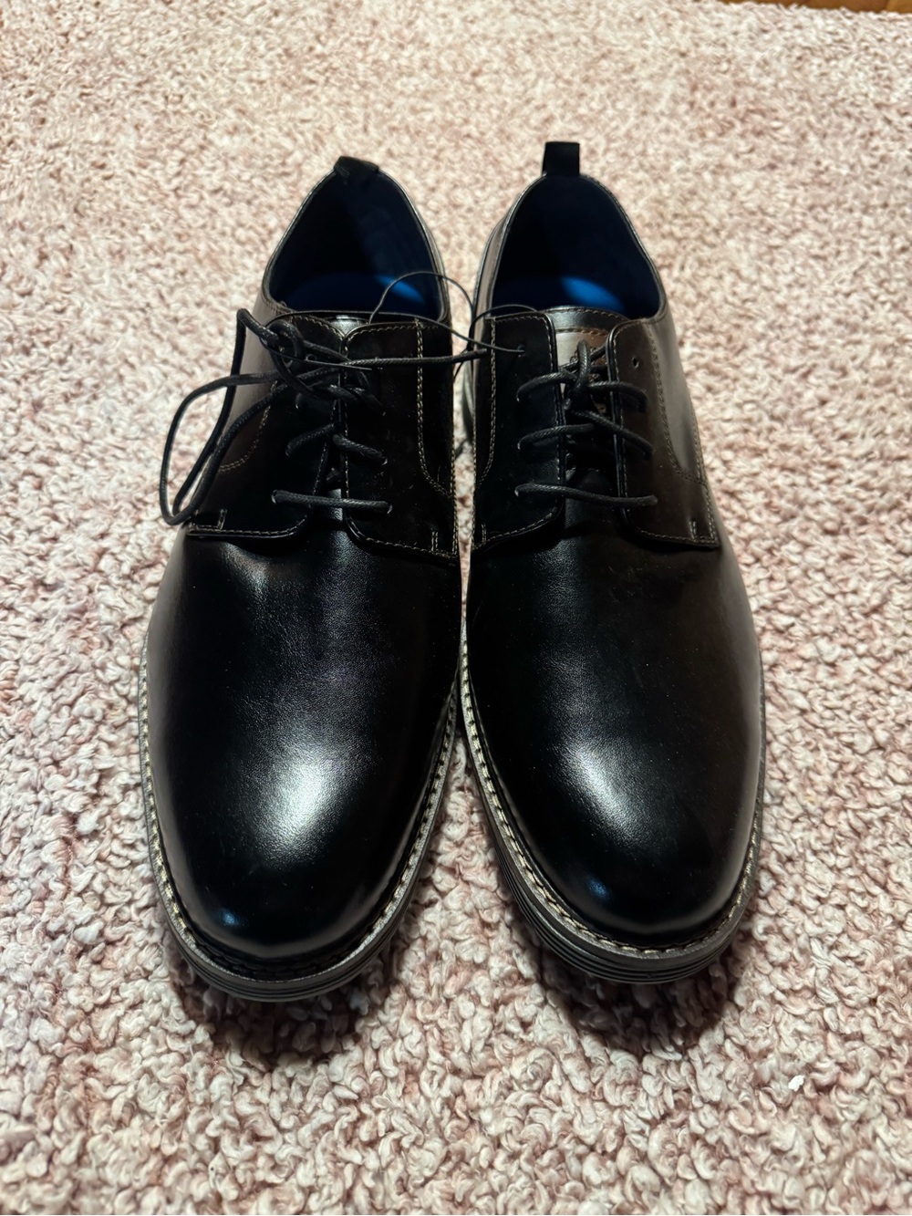 Docker’s Men's Black Leather Lace-Up Dress Shoes